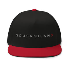 Cappello con visiera piatta