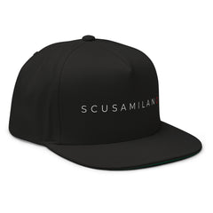 Cappello con visiera piatta