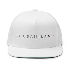 Cappello con visiera piatta